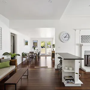 https://the-lighthouse.queenslandhotels.net